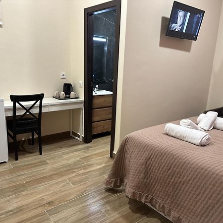 Hostal “ Infantas” Madrid Dış mekan fotoğraf