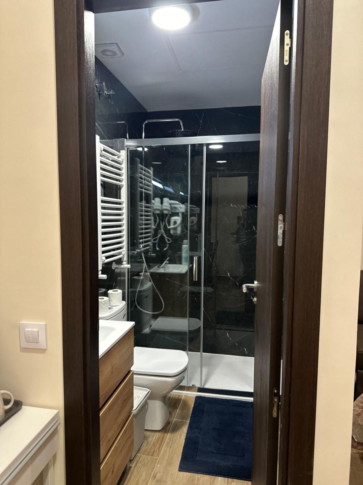 Hostal “ Infantas” Madrid Dış mekan fotoğraf