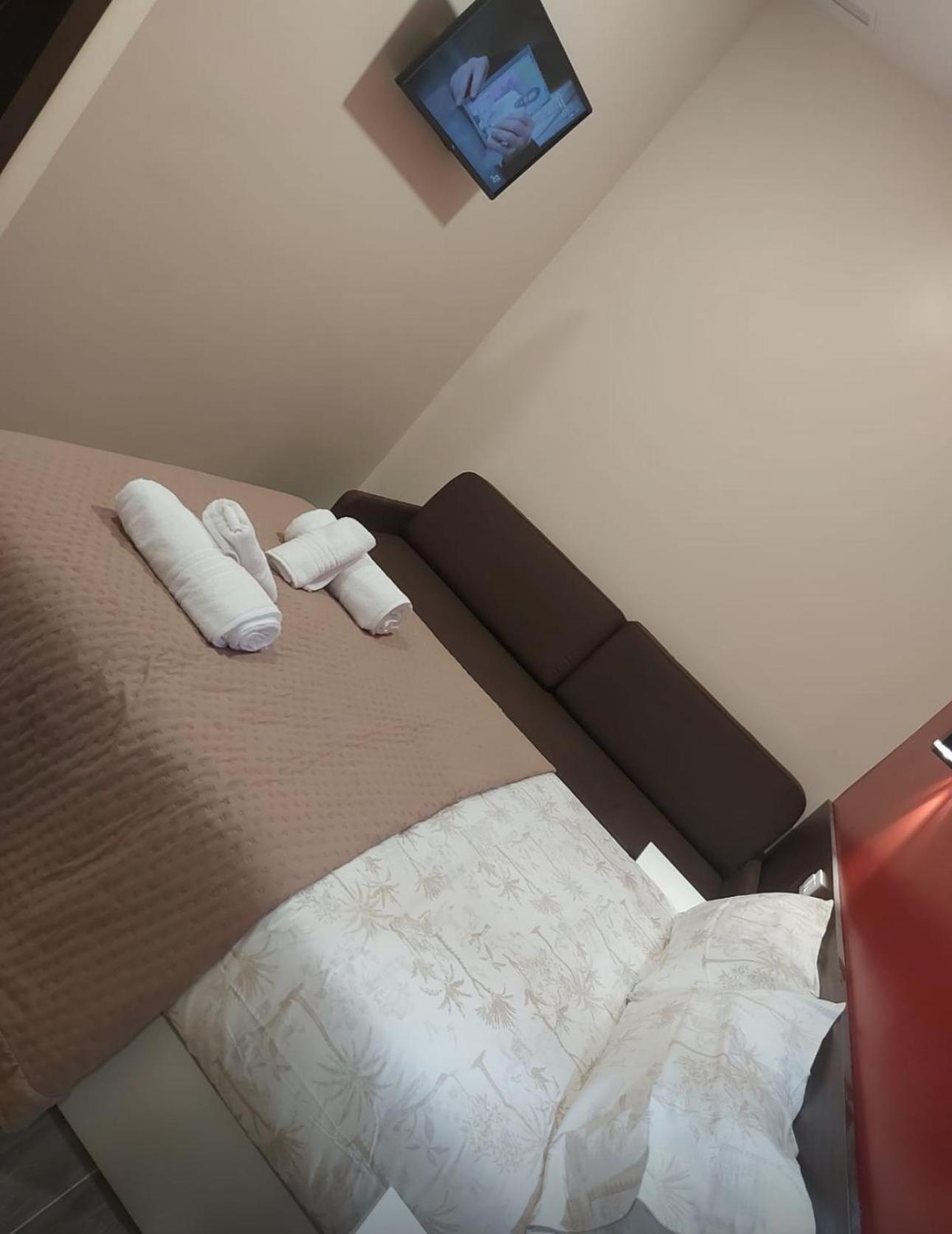 Hostal “ Infantas” Madrid Dış mekan fotoğraf