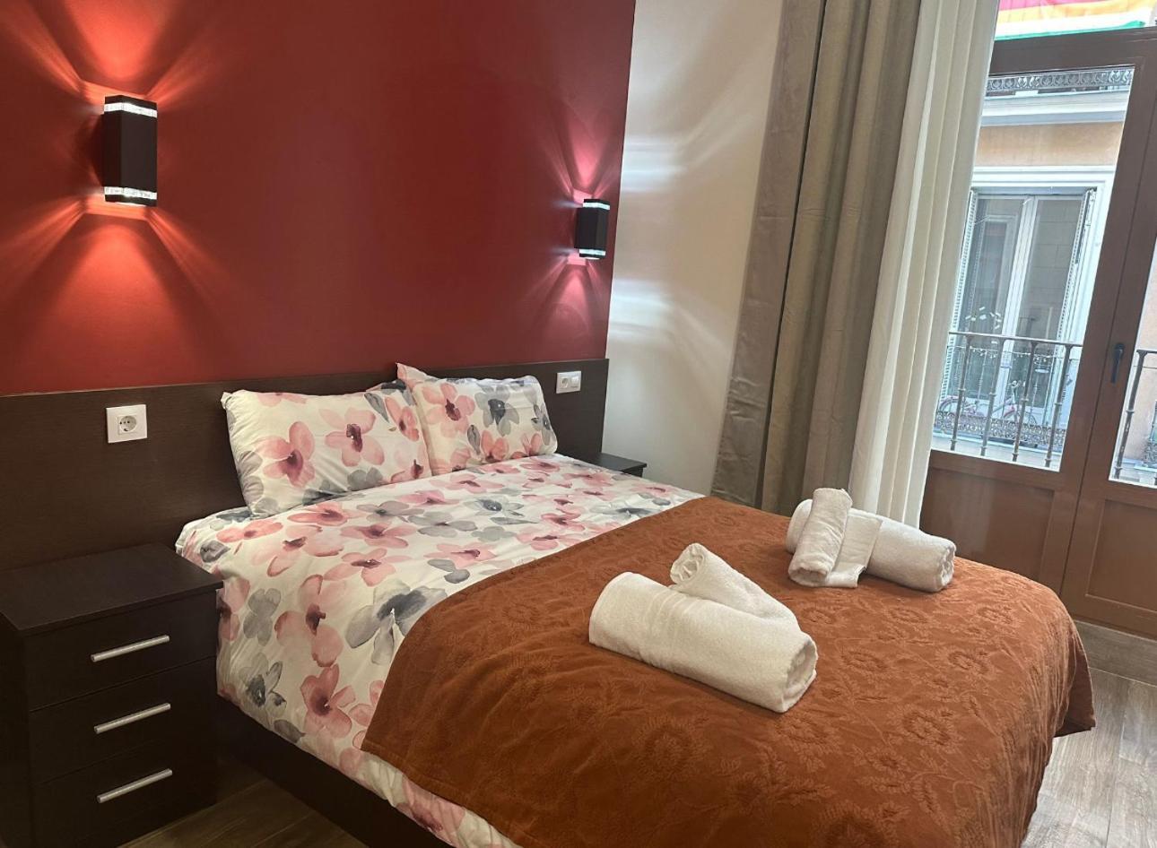 Hostal “ Infantas” Madrid Dış mekan fotoğraf