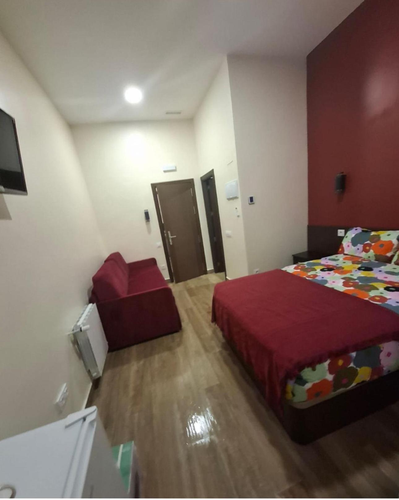 Hostal “ Infantas” Madrid Dış mekan fotoğraf