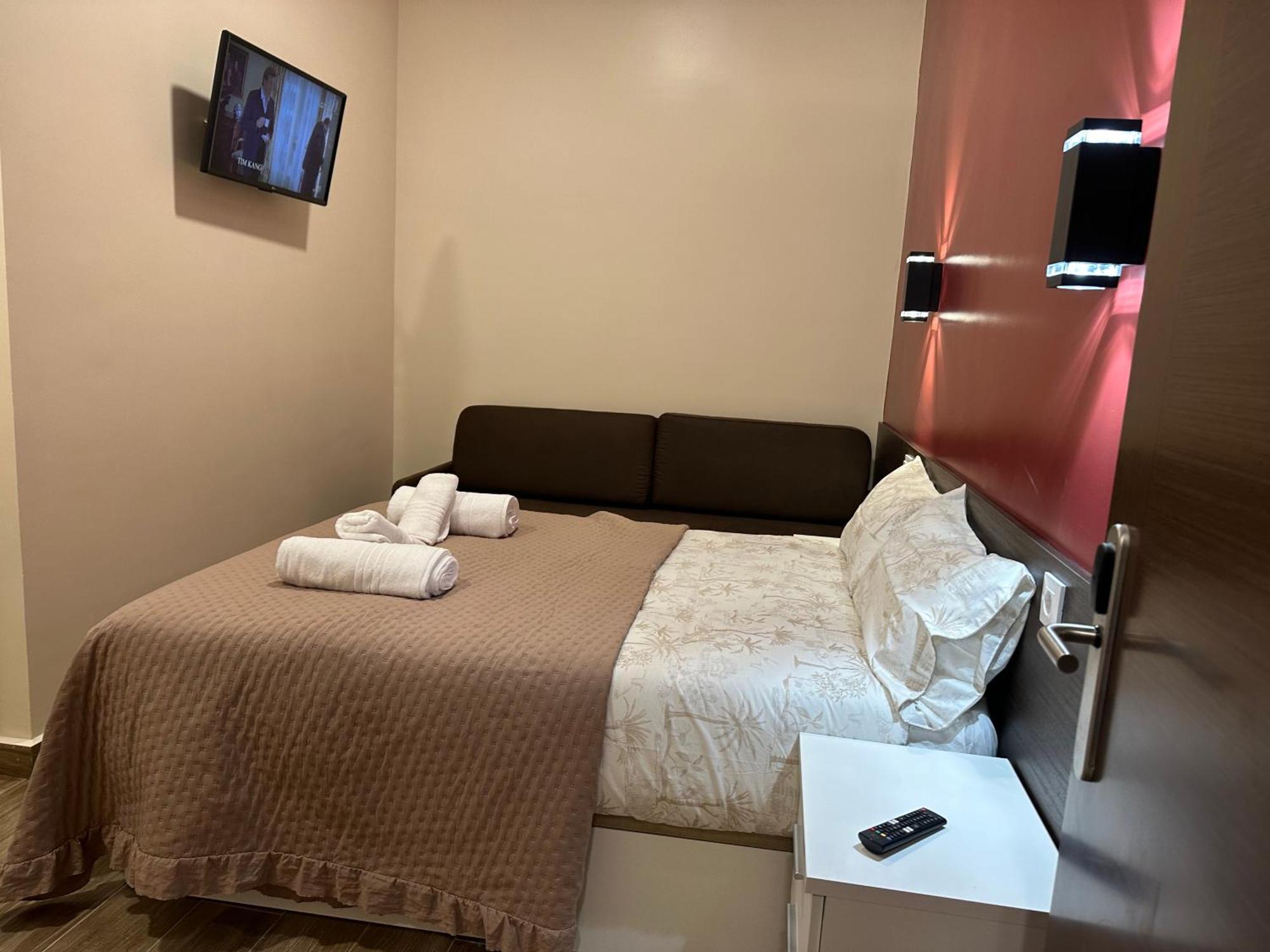 Hostal “ Infantas” Madrid Dış mekan fotoğraf
