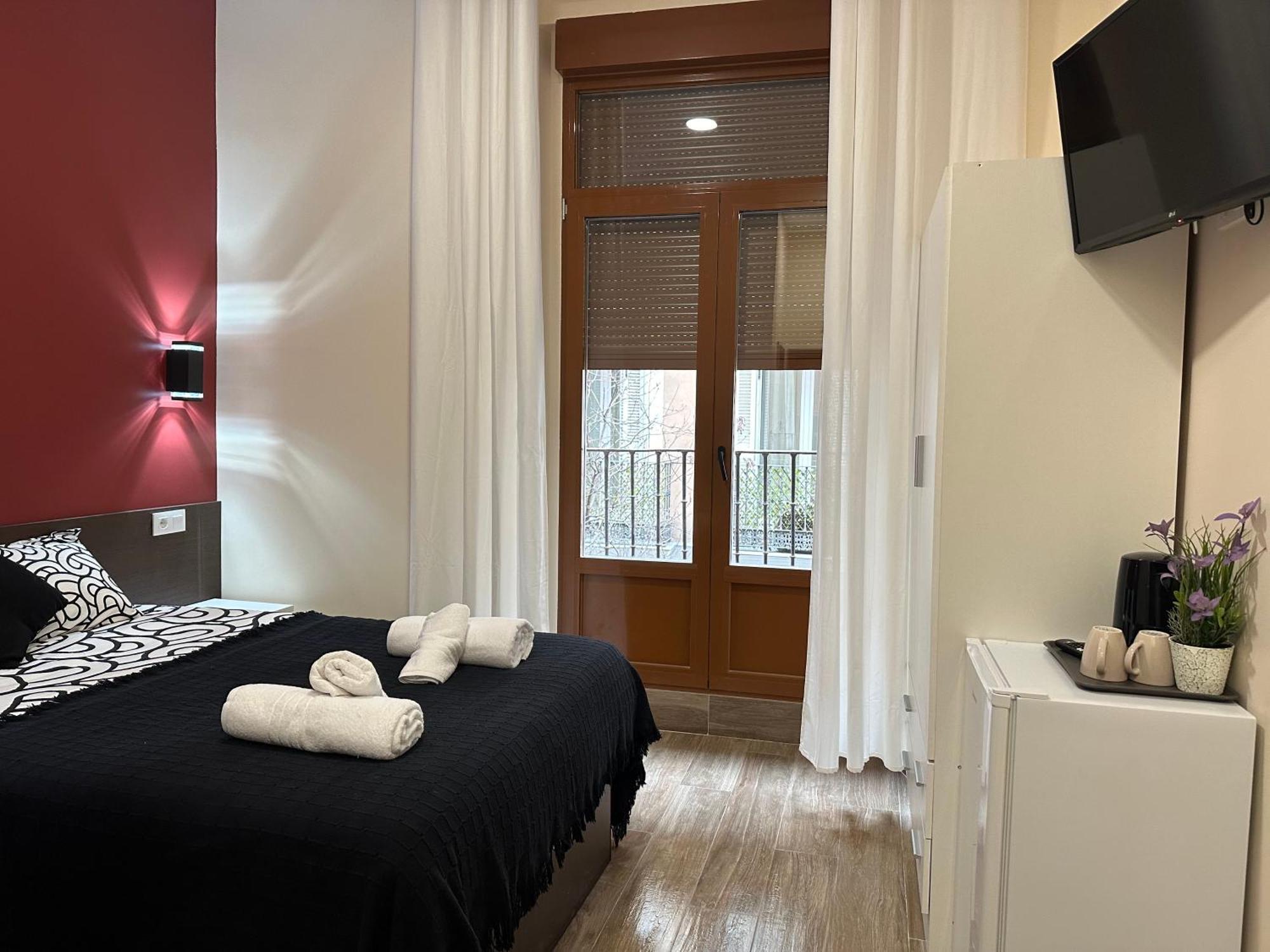 Hostal “ Infantas” Madrid Dış mekan fotoğraf